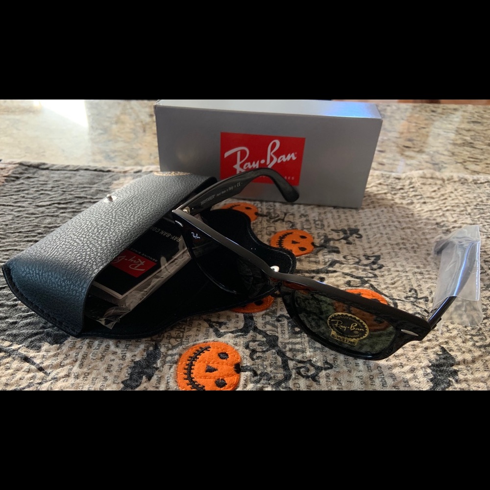 Women’s Wayfarer Raybans Brand New